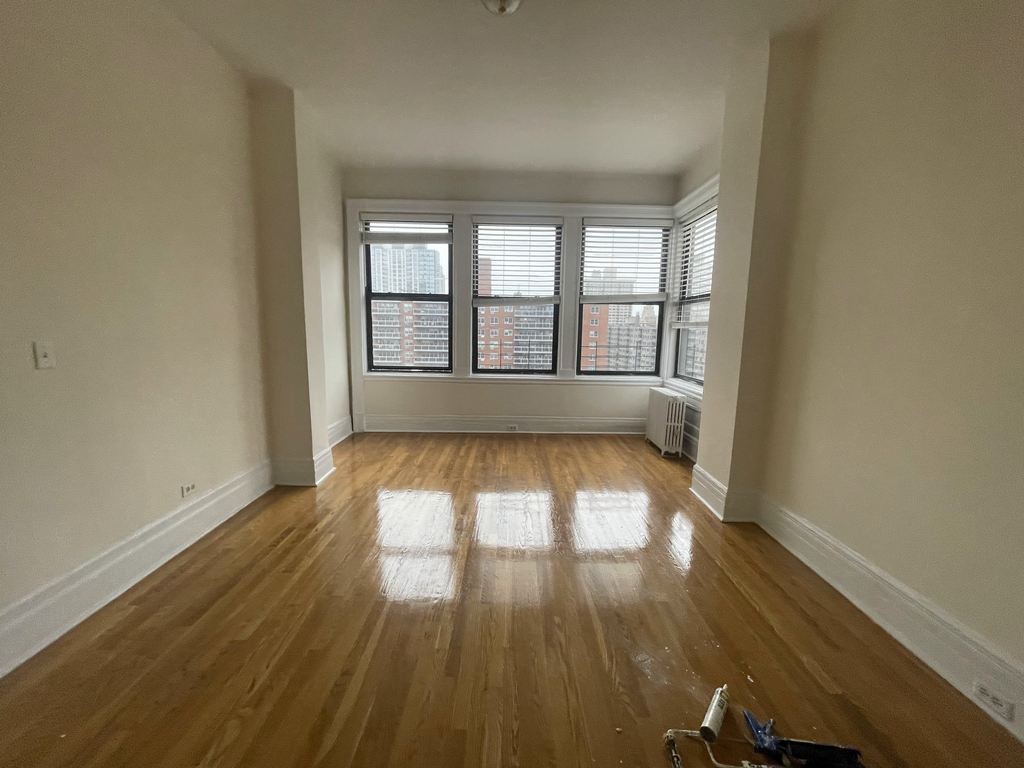 West 97th and Broadway - Photo 2