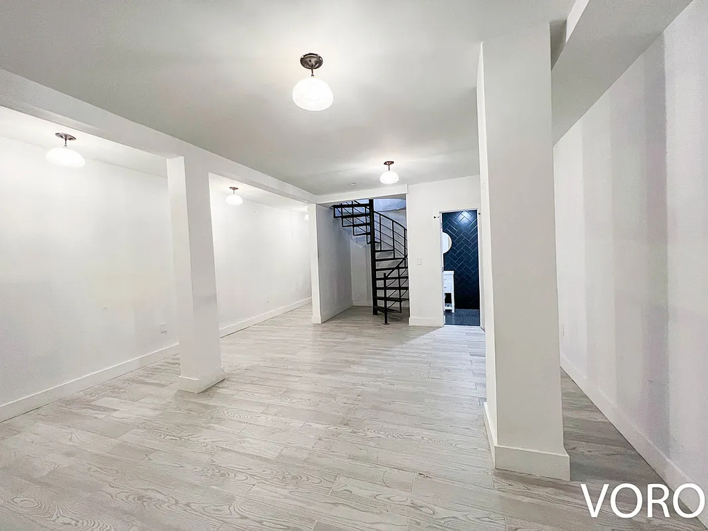 1112 Halsey Street - Photo 6