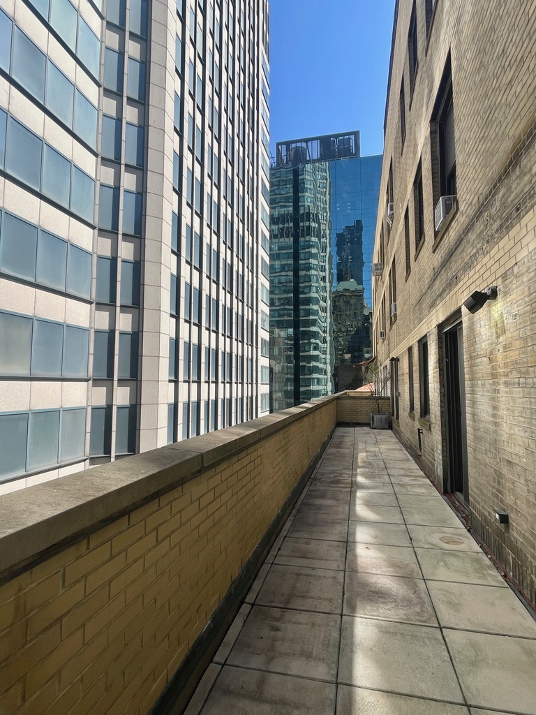 West 55th Street - Photo 4