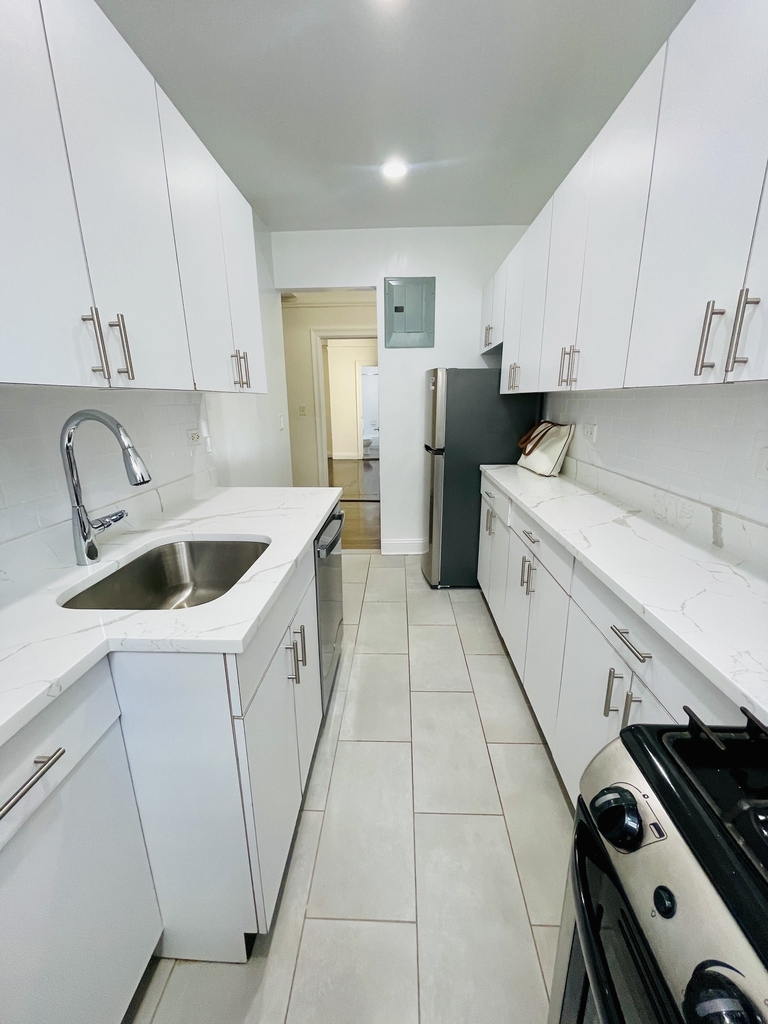 West 55th Street - Photo 5