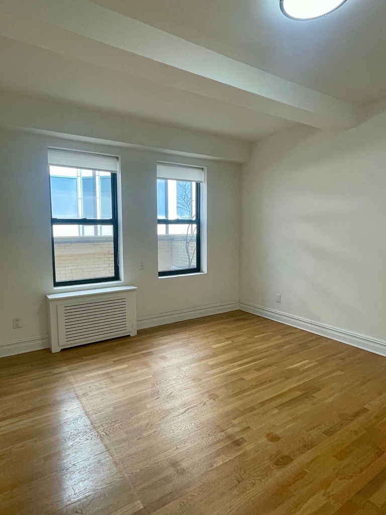 West 55th Street - Photo 11