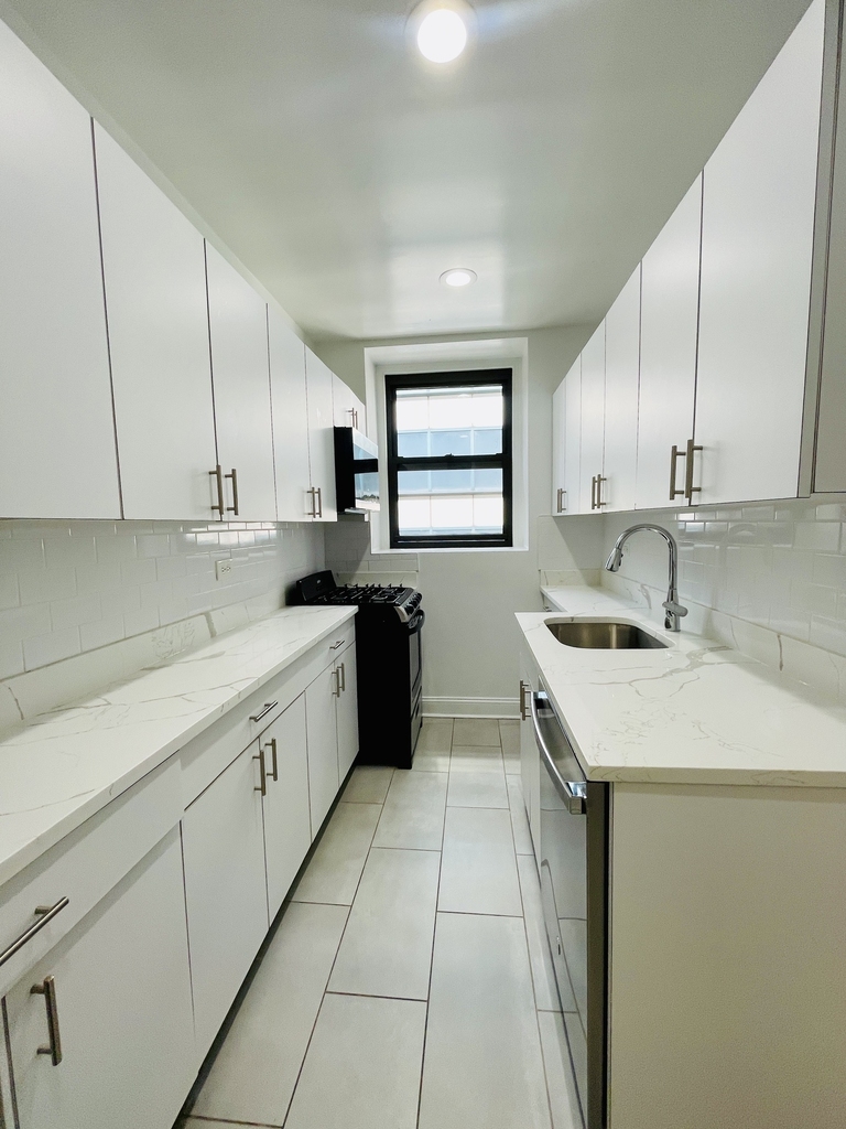 West 55th Street - Photo 4