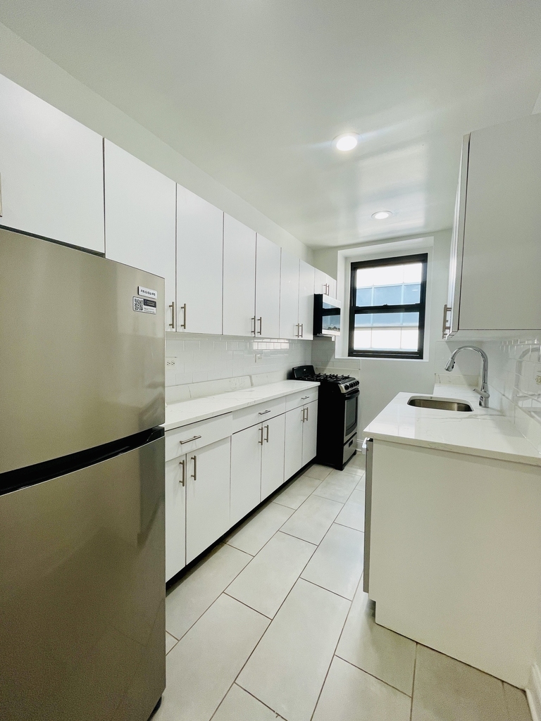 West 55th Street - Photo 3