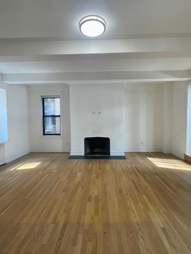 West 55th Street - Photo 1