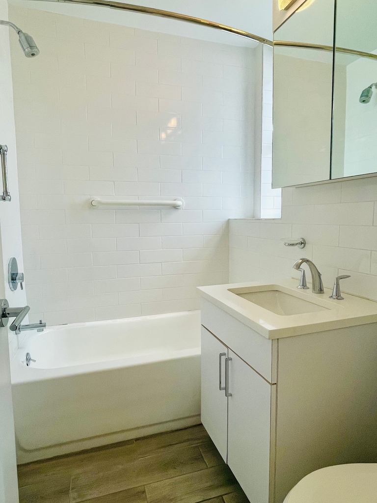 West 55th Street - Photo 15