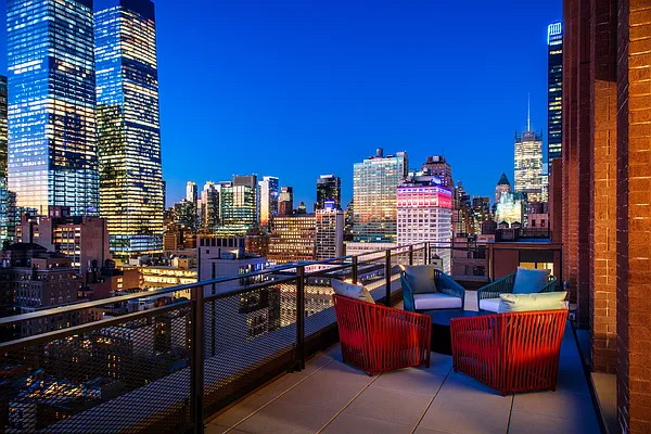211 W 29th street - Photo 3