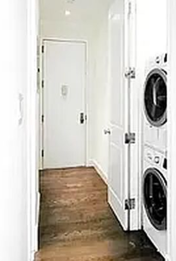 1379 Lexington Avenue - Photo 2