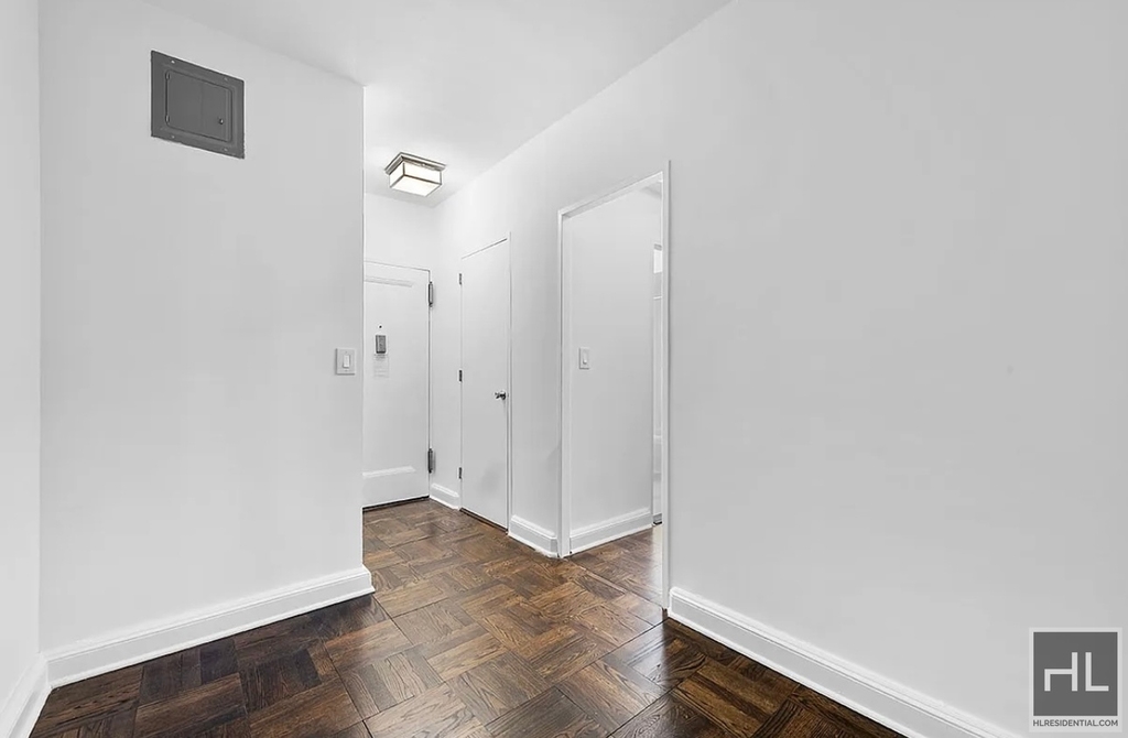East 57th Street - Photo 3