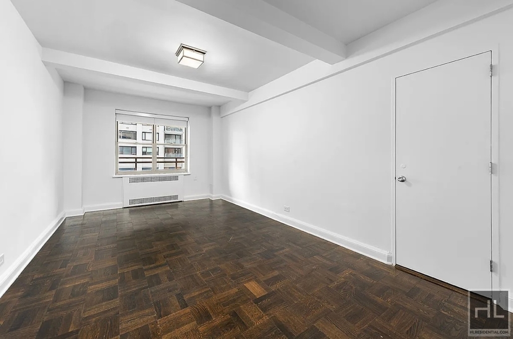 East 57th Street - Photo 6