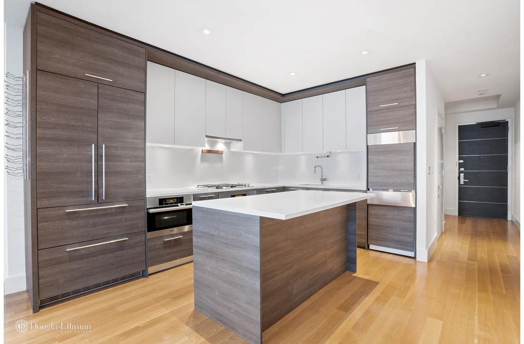 101 Leonard St - Photo 5