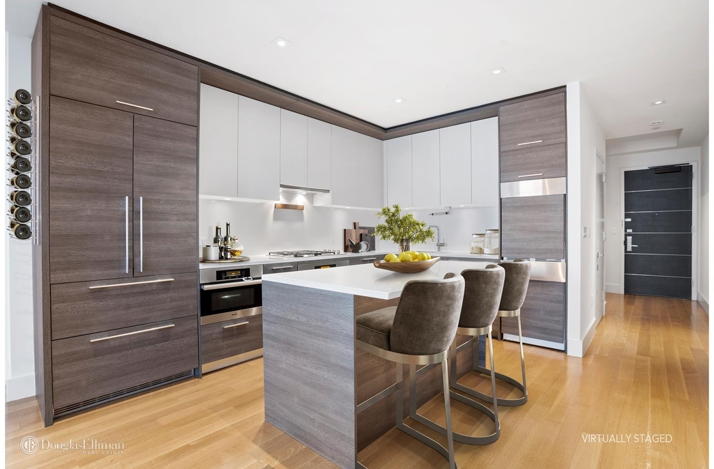 101 Leonard St - Photo 4