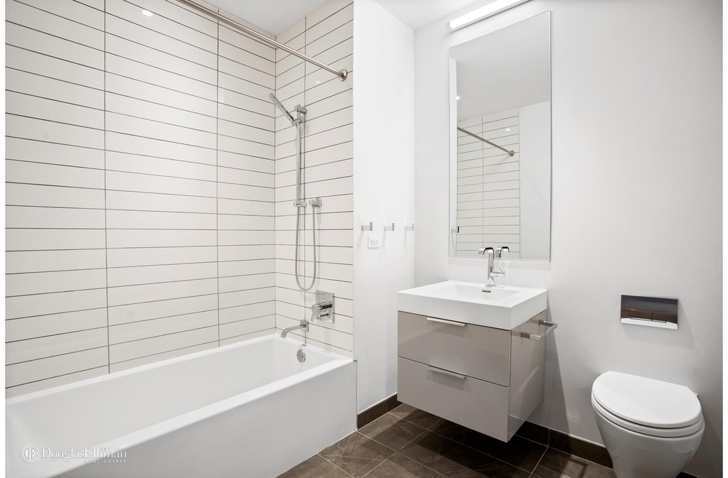 101 Leonard St - Photo 10