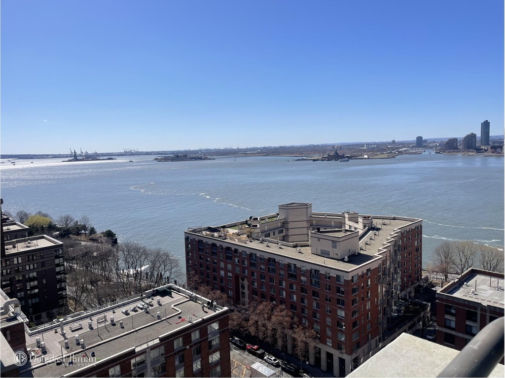 200  Rector Pl - Photo 0