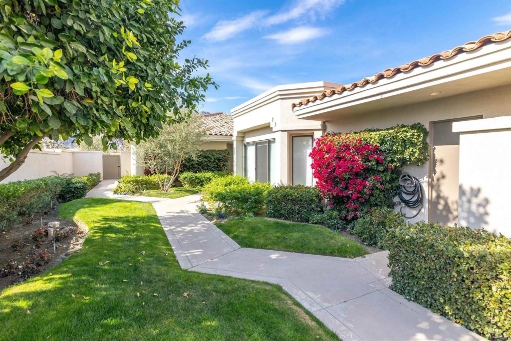 54877 Inverness Way - Photo 4