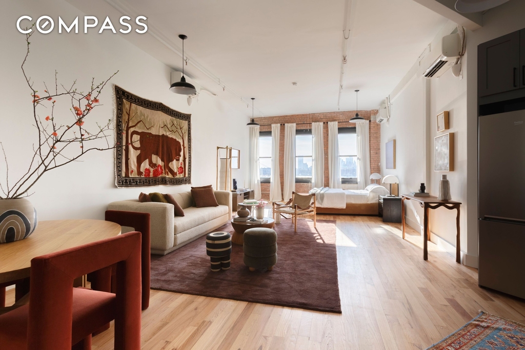 239 Banker Street - Photo 1