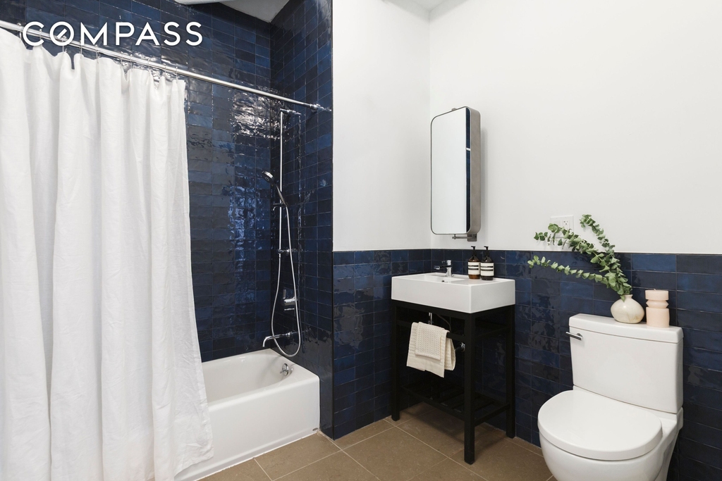 239 Banker Street - Photo 10