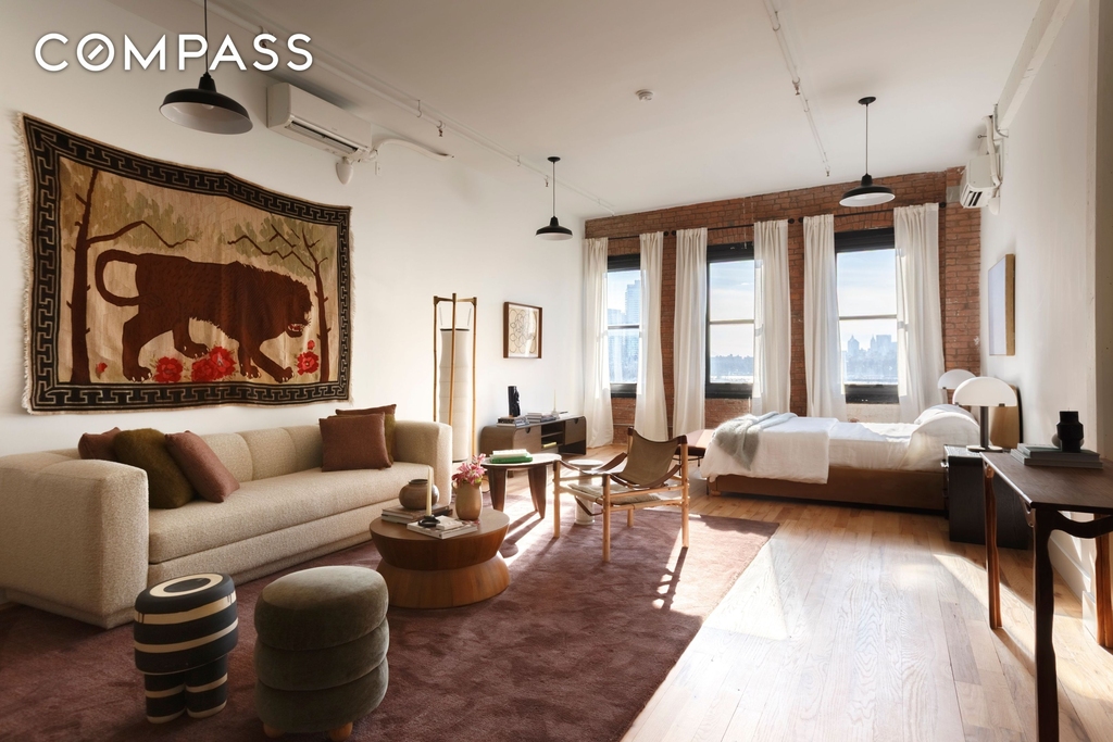239 Banker Street - Photo 3