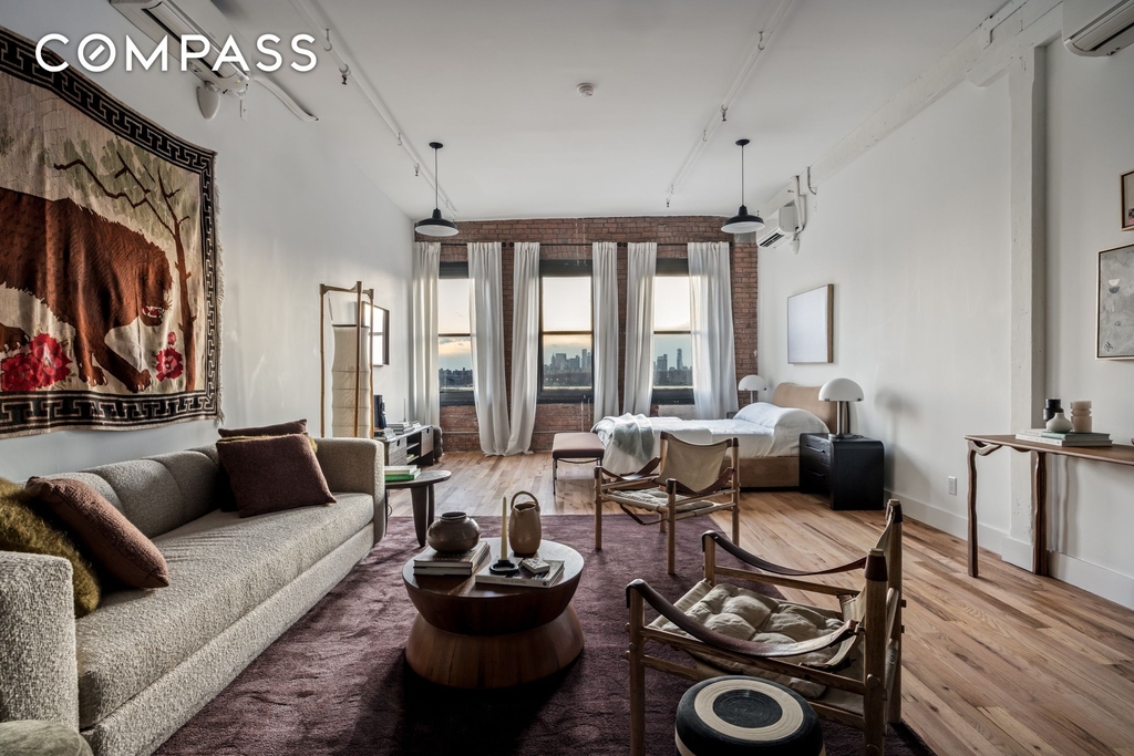 239 Banker Street - Photo 5