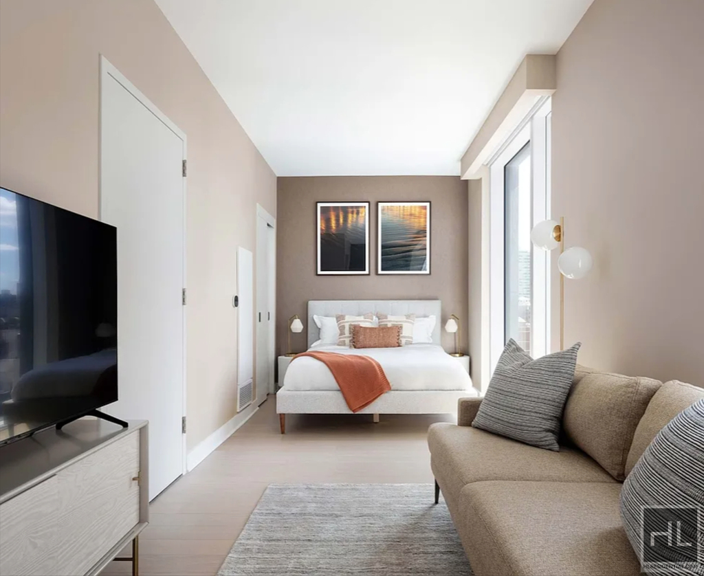 10th Avenue - Photo 1