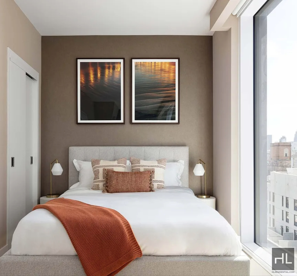 10th Avenue - Photo 0