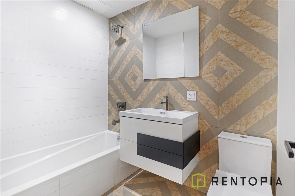 854 Metropolitan Avenue - Photo 5
