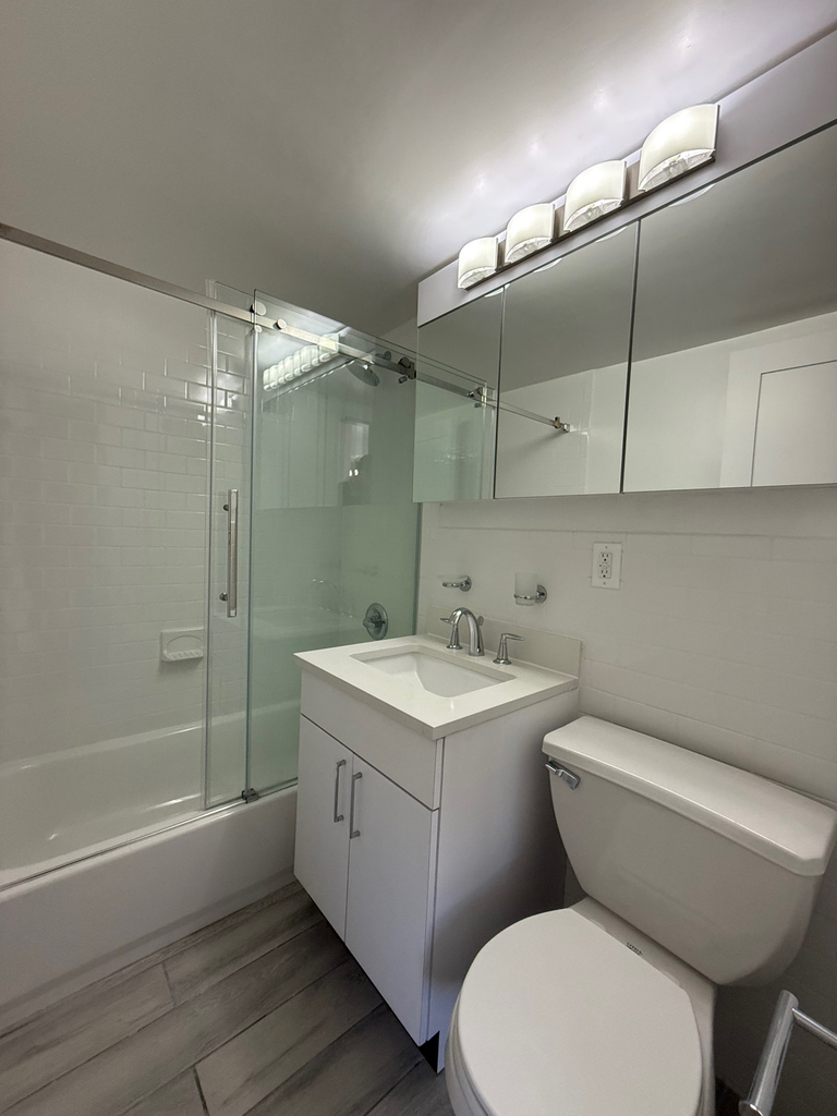 145 East 16th Street - Photo 5
