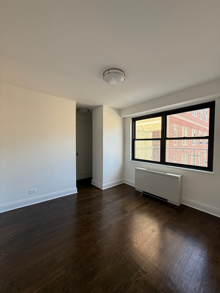 145 East 16th Street - Photo 4