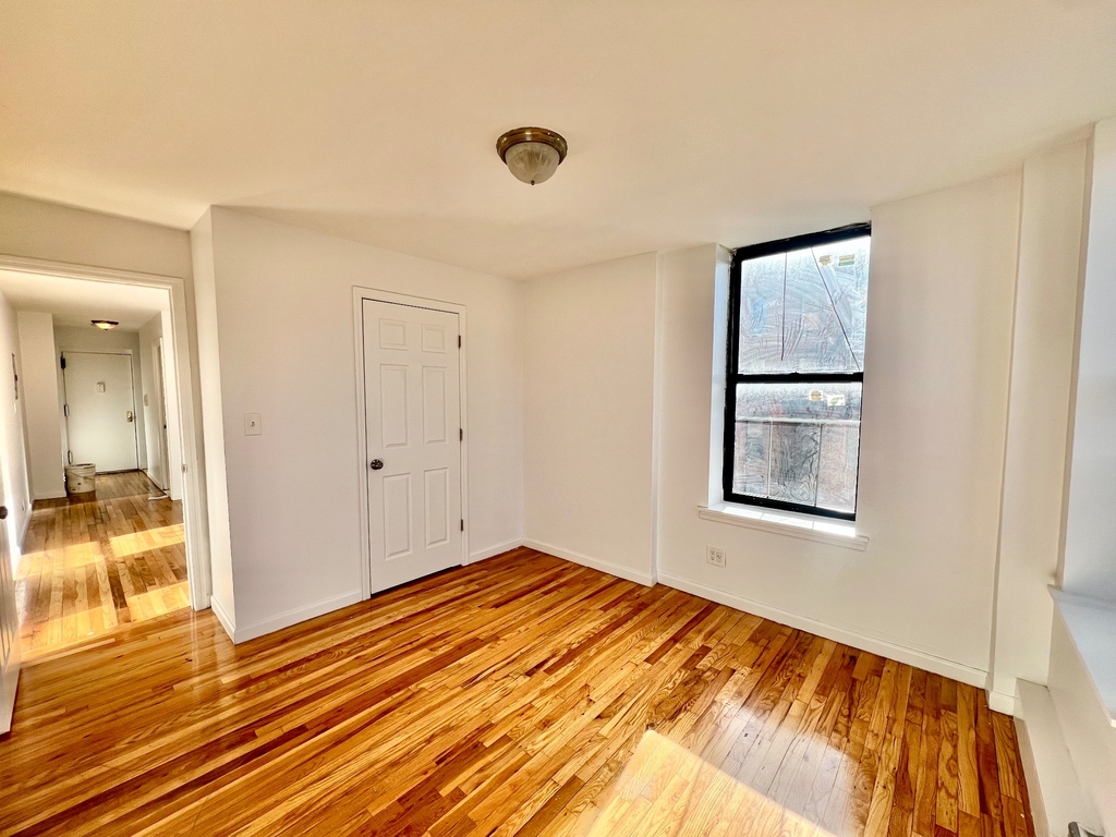  Putnam Avenue - Photo 3