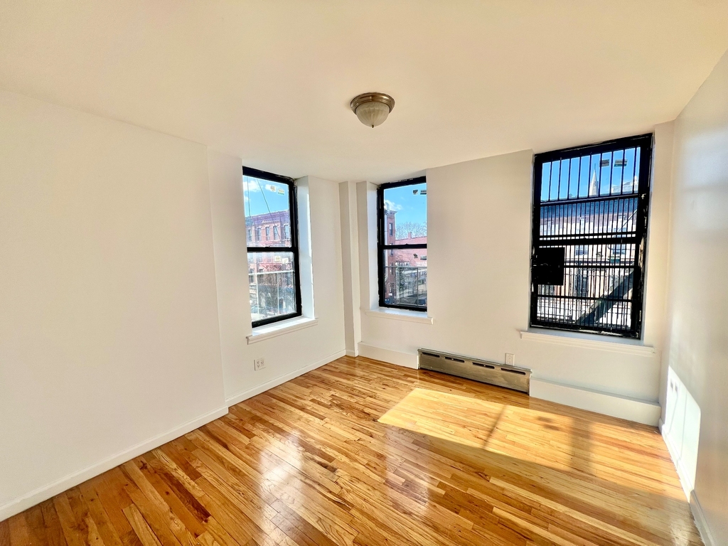  Putnam Avenue - Photo 1
