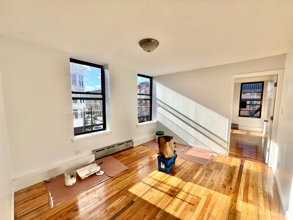  Putnam Avenue - Photo 0