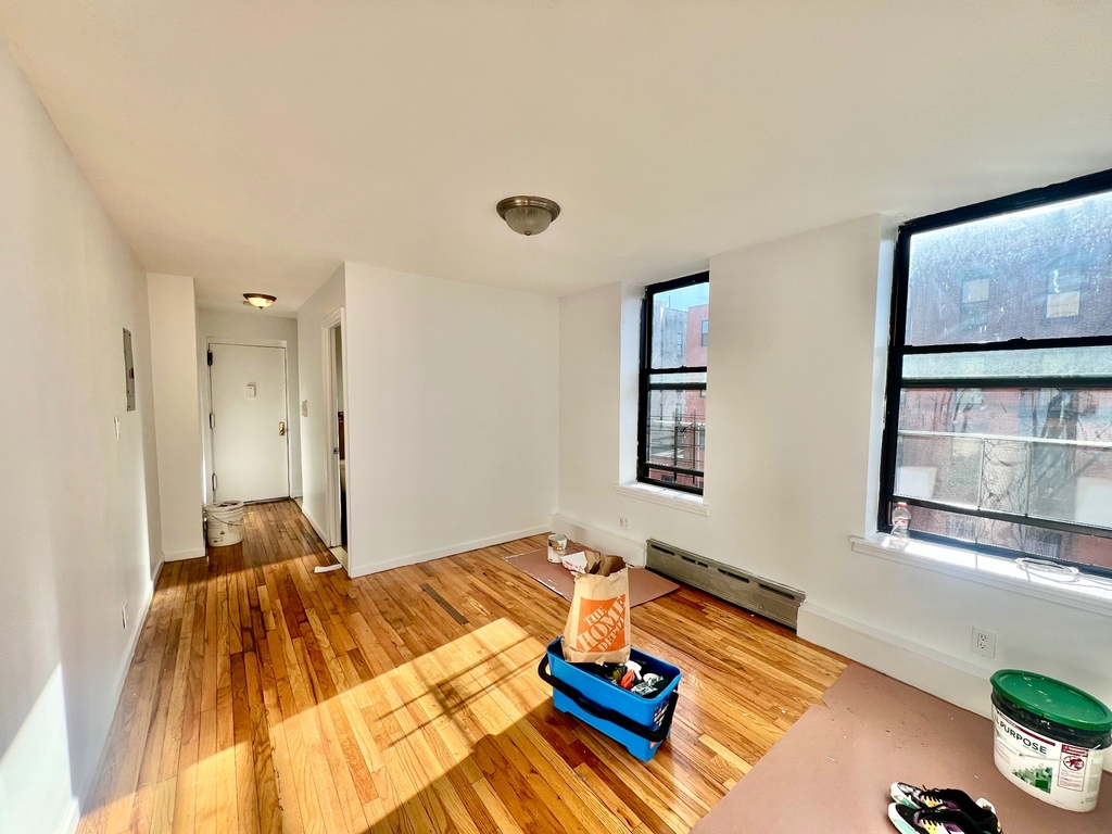  Putnam Avenue - Photo 2