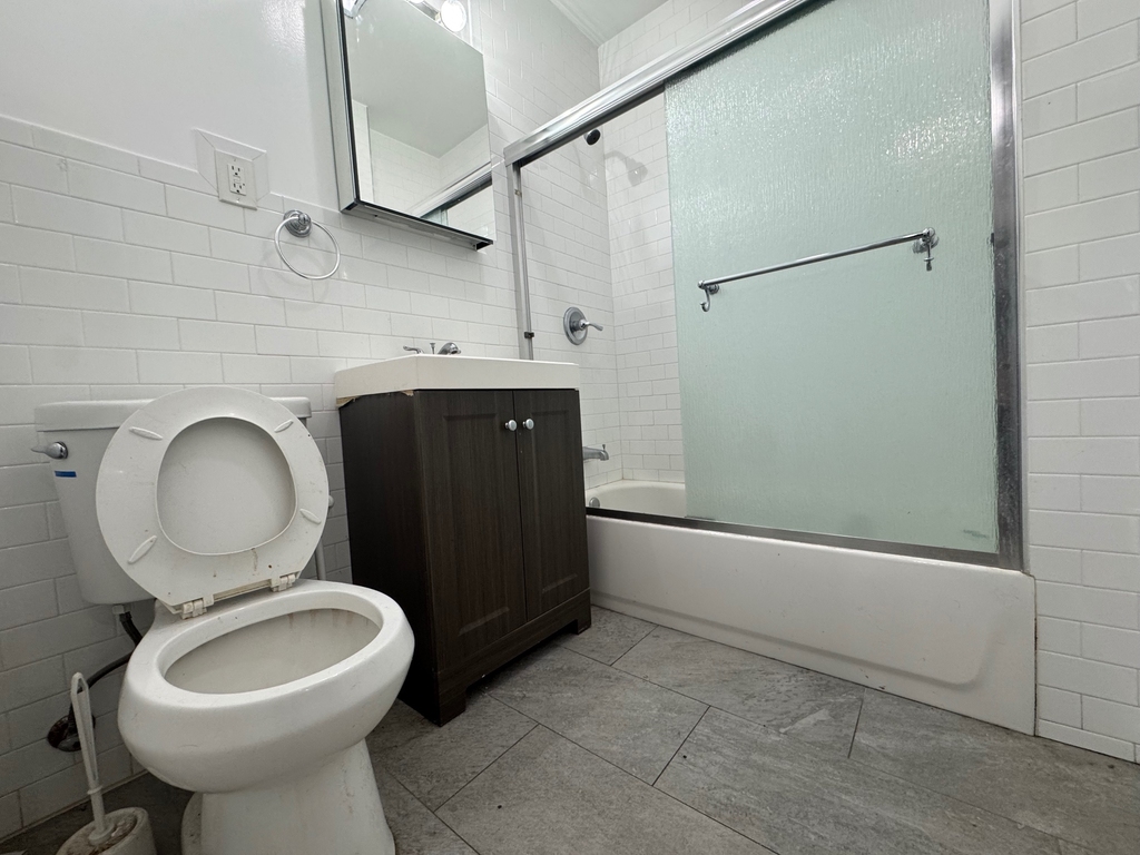 2714 Clarendon Road - Photo 5