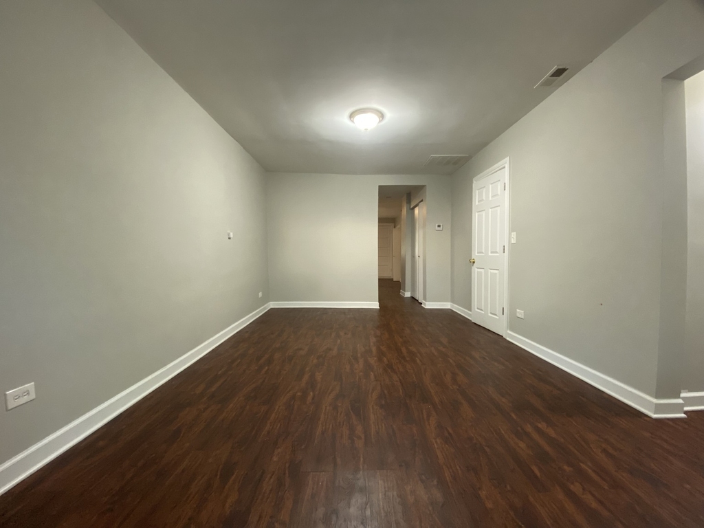 2034 N Kedvale Avenue - Photo 3