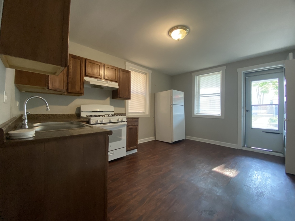 2034 N Kedvale Avenue - Photo 6