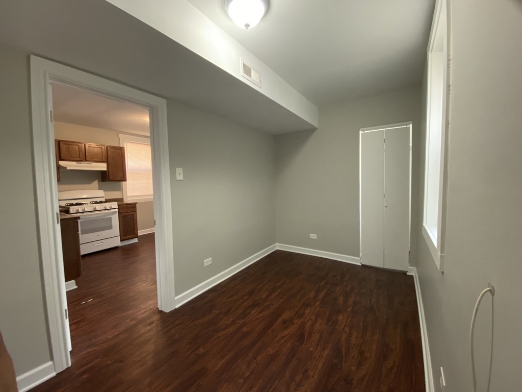 2034 N Kedvale Avenue - Photo 7