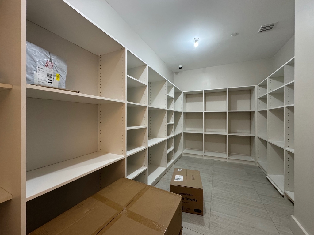 649 Hart Street - Photo 15