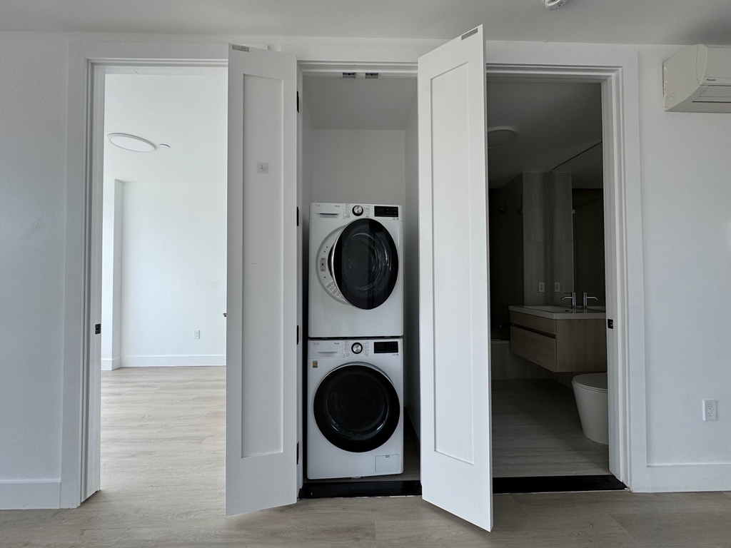 649 Hart Street - Photo 6