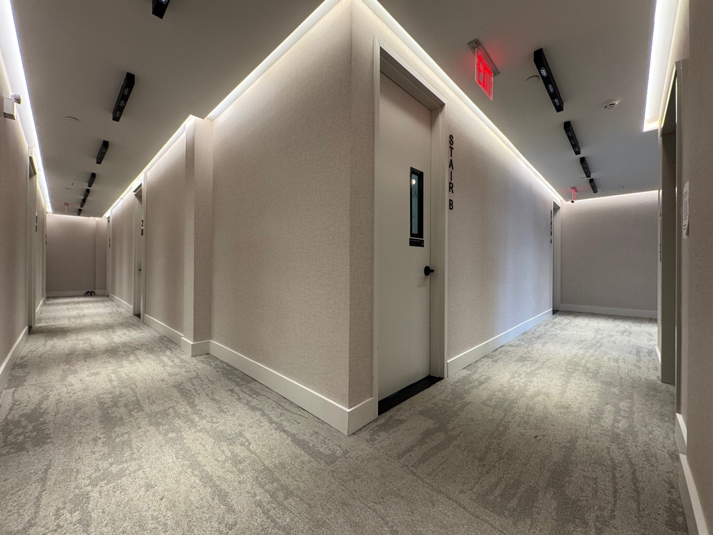 649 Hart Street - Photo 8