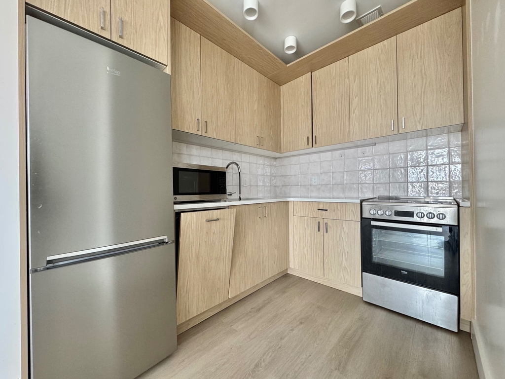 649 Hart Street - Photo 1