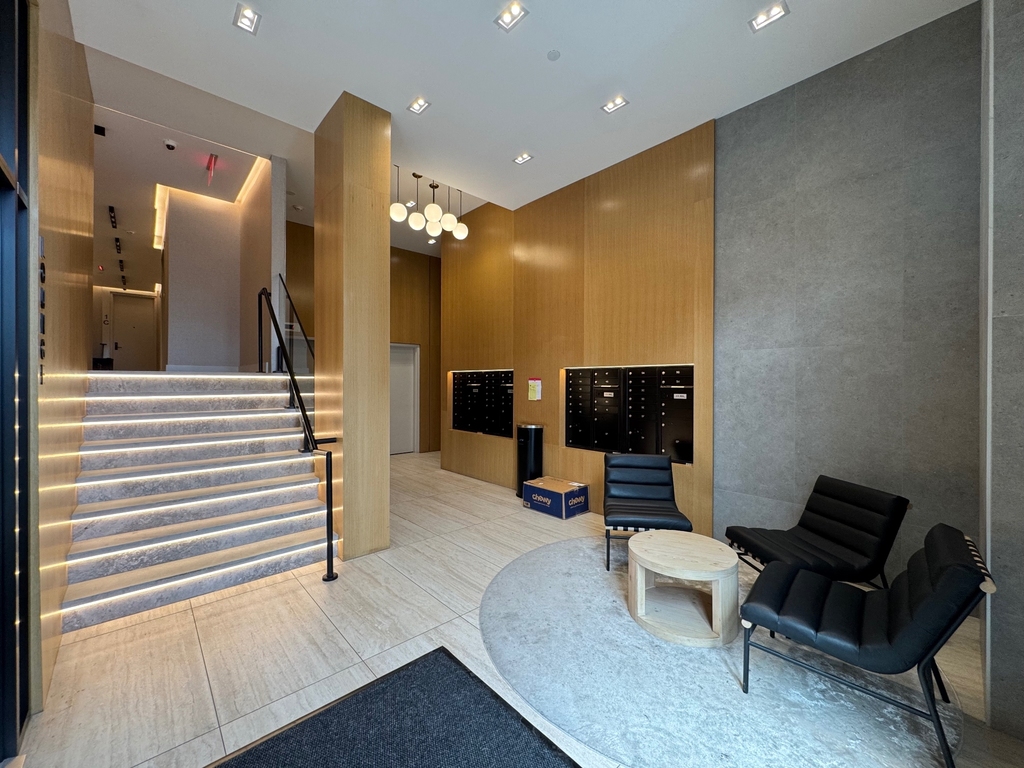 649 Hart Street - Photo 14