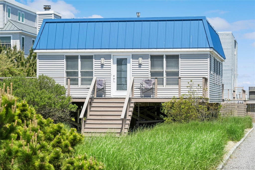 846 Dune Road - Photo 1