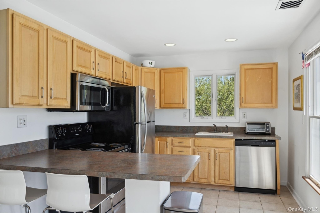 846 Dune Road - Photo 11