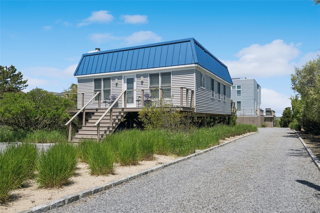 846 Dune Road - Photo 2