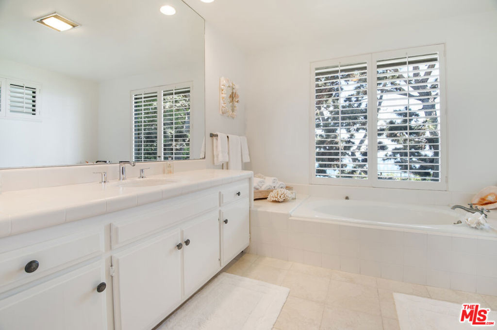 29008 Cliffside Drive - Photo 20