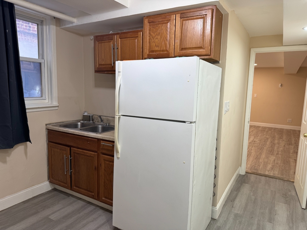 727 Commonwealth Avenue - Photo 3