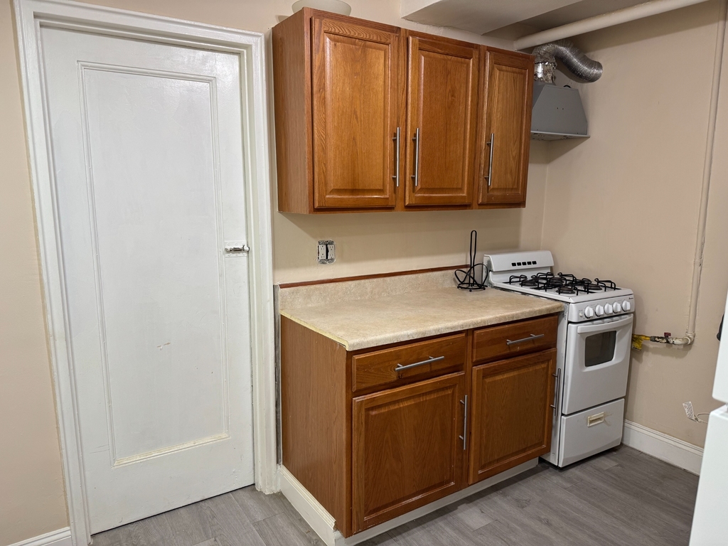 727 Commonwealth Avenue - Photo 4