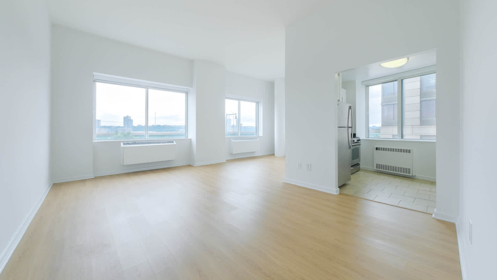 180 Riverside Blvd - Photo 69
