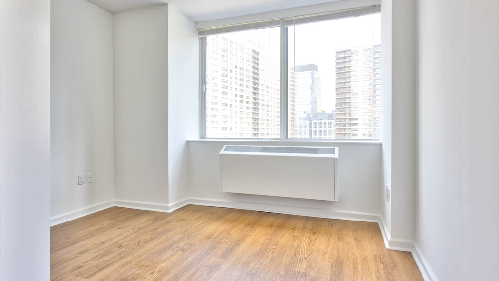 180 Riverside Blvd - Photo 26