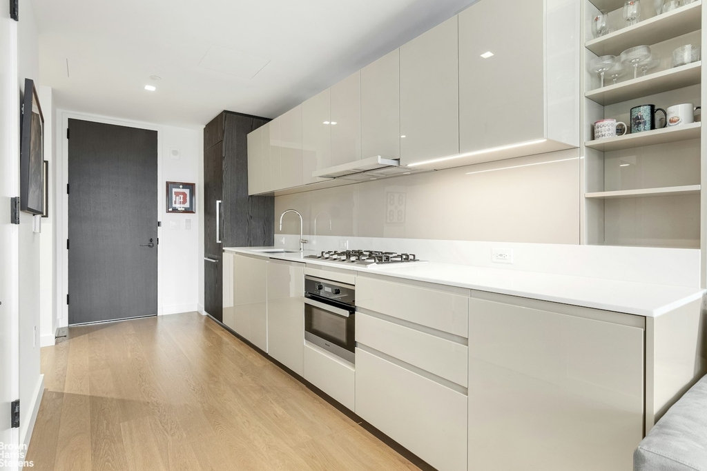 202 Broome Street - Photo 1