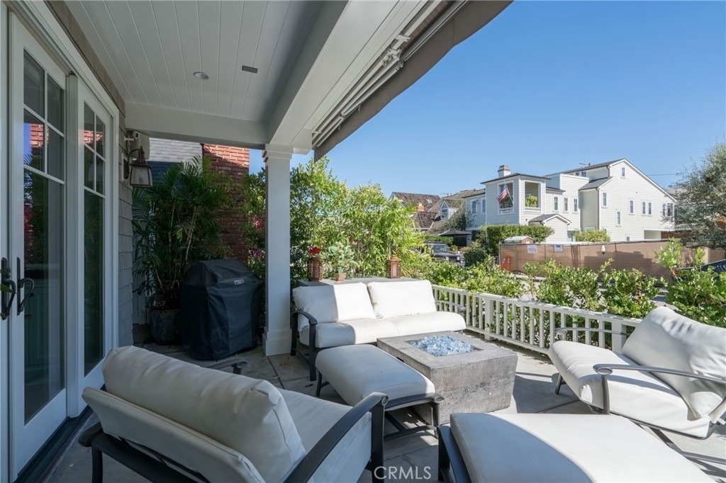 217 Coral Avenue - Photo 2